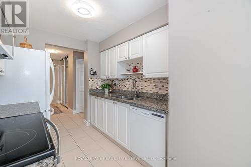 102 - 700 Constellation Drive, Mississauga, ON - Indoor Photo Showing Kitchen With Double Sink