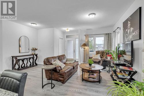 145 Walleye Private, Barrhaven, ON - Indoor Photo Showing Living Room