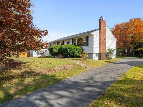 4 Brookhouse Road, Dartmouth, NS 