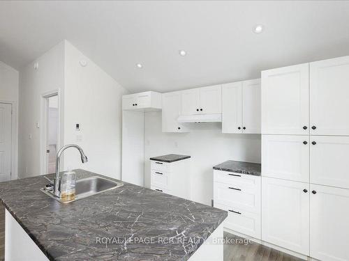 8757 9Th Line, Essa, ON - Indoor Photo Showing Kitchen