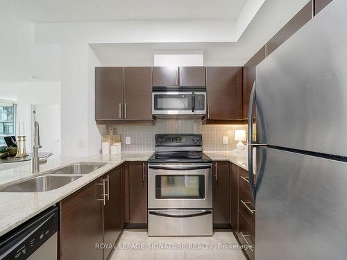 404-18 Harbour St, Toronto, ON - Indoor Photo Showing Kitchen With Double Sink