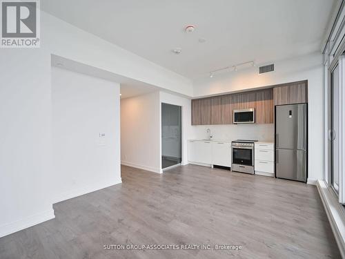 810 - 225 Veterans Drive, Brampton, ON - Indoor Photo Showing Kitchen