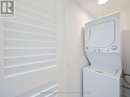 810 - 225 Veterans Drive, Brampton, ON - Indoor Photo Showing Laundry Room