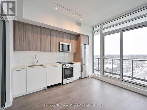 810 - 225 Veterans Drive, Brampton, ON - Indoor Photo Showing Kitchen