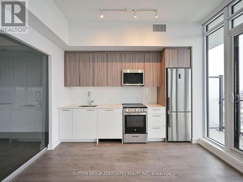 810 - 225 Veterans Drive, Brampton, ON - Indoor Photo Showing Kitchen