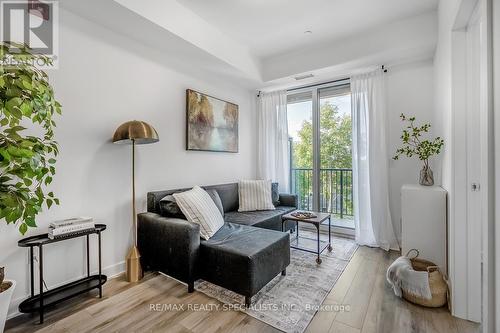 315 - 312 Erb Street W, Waterloo, ON - Indoor Photo Showing Living Room