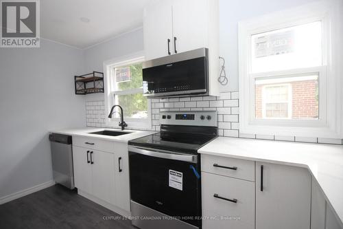 633 Confederation Street, Sarnia, ON - Indoor Photo Showing Kitchen