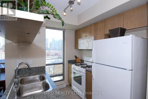 310 - 5 Mariner Terrace, Toronto, ON - Indoor Photo Showing Kitchen With Double Sink