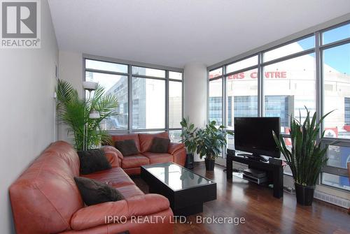 310 - 5 Mariner Terrace, Toronto, ON - Indoor Photo Showing Living Room