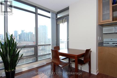 310 - 5 Mariner Terrace, Toronto, ON - Indoor Photo Showing Dining Room