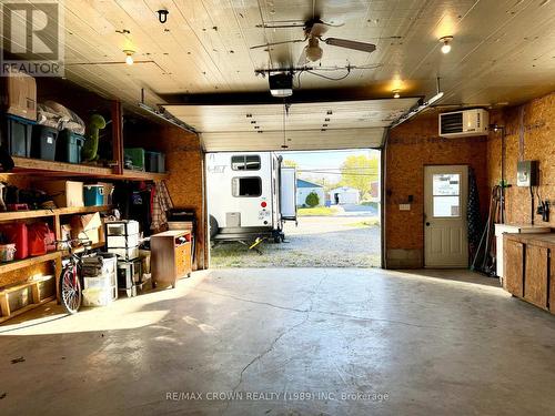 118 Brunelle Road N, Kapuskasing, ON - Indoor Photo Showing Garage