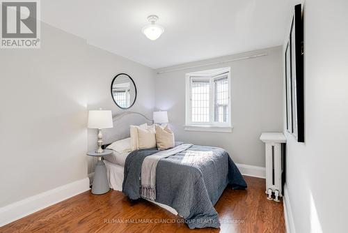 325 Mount Pleasant Road, Toronto, ON - Indoor Photo Showing Bedroom