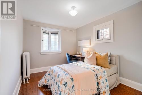 325 Mount Pleasant Road, Toronto, ON - Indoor Photo Showing Bedroom