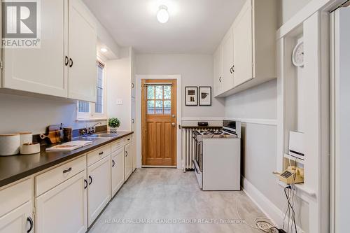 325 Mount Pleasant Road, Toronto, ON - Indoor