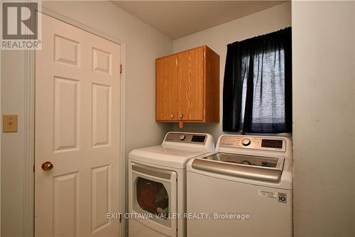 701 Fischer Street, Pembroke, ON - Indoor Photo Showing Laundry Room