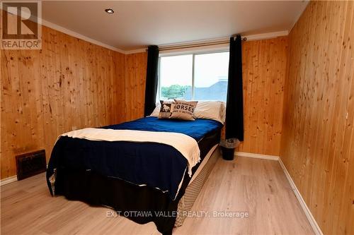 701 Fischer Street, Pembroke, ON - Indoor Photo Showing Bedroom