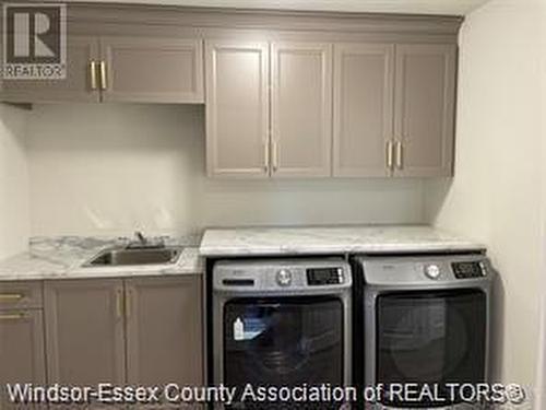 382 Hemlock Lane, Lakeshore, ON - Indoor Photo Showing Laundry Room