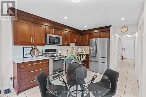 129 Valonia Drive S, Brampton, ON - Indoor Photo Showing Kitchen