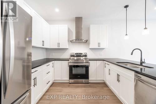 9.5 South Court Street W, Norwich (Norwich Town), ON - Indoor Photo Showing Kitchen With Stainless Steel Kitchen With Double Sink With Upgraded Kitchen