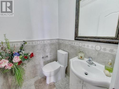 26 Dynevor Road, Toronto, ON - Indoor Photo Showing Bathroom