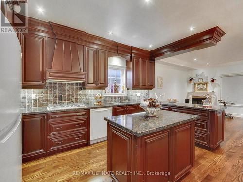 26 Dynevor Road, Toronto, ON - Indoor Photo Showing Kitchen