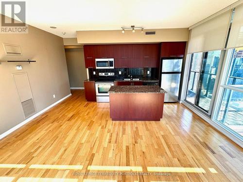 3907 - 55 Bremner Boulevard, Toronto, ON - Indoor Photo Showing Kitchen