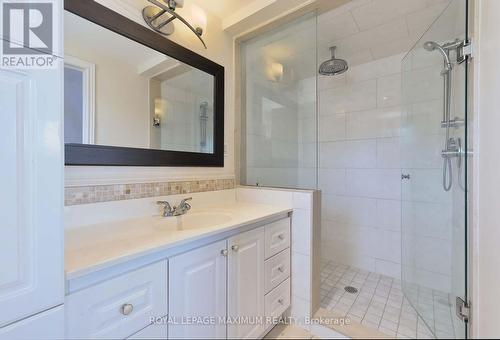 44 North Ridge Road, Vaughan, ON - Indoor Photo Showing Bathroom