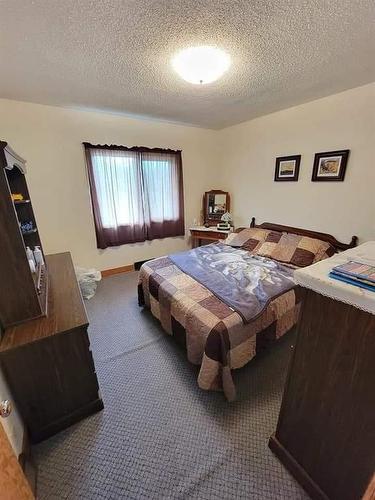 152 2Nd Street Se, Minnedosa, MB - Indoor Photo Showing Bedroom