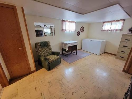 152 2Nd Street Se, Minnedosa, MB - Indoor