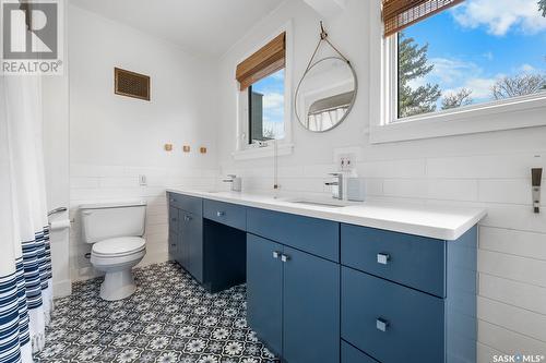 3615 Hill Avenue, Regina, SK - Indoor Photo Showing Bathroom