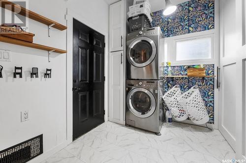 3615 Hill Avenue, Regina, SK - Indoor Photo Showing Laundry Room