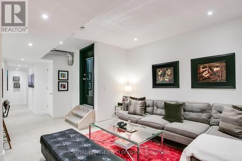 E - 43 Cecil Street, Toronto, ON - Indoor Photo Showing Living Room