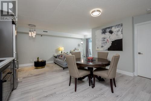 421 - 565 Wilson Avenue, Toronto, ON - Indoor Photo Showing Dining Room