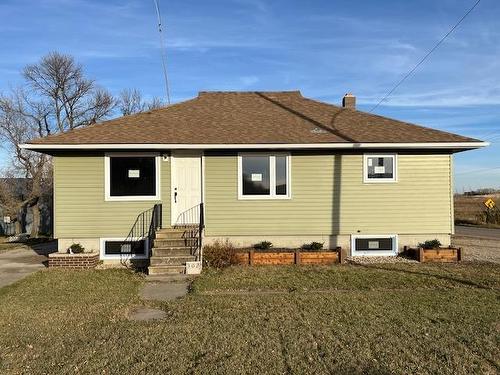 302 Johnson Street, Boissevain, MB - Outdoor