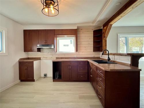 302 Johnson Street, Boissevain, MB - Indoor Photo Showing Kitchen With Double Sink