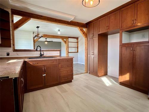 302 Johnson Street, Boissevain, MB - Indoor Photo Showing Kitchen