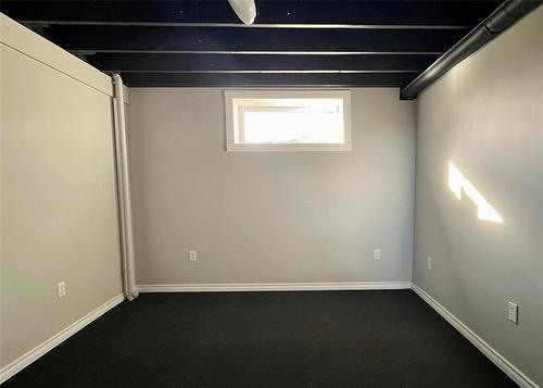 302 Johnson Street, Boissevain, MB - Indoor Photo Showing Other Room