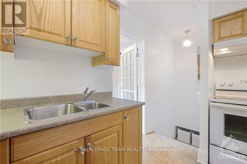 1133 Normandy Crescent, Ottawa, ON - Indoor Photo Showing Kitchen With Double Sink