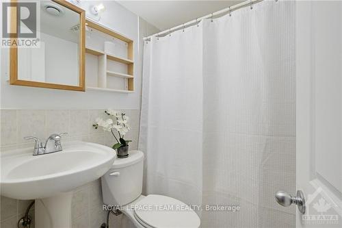 1133 Normandy Crescent, Ottawa, ON - Indoor Photo Showing Bathroom