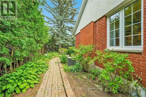 1133 Normandy Crescent, Ottawa, ON - Outdoor