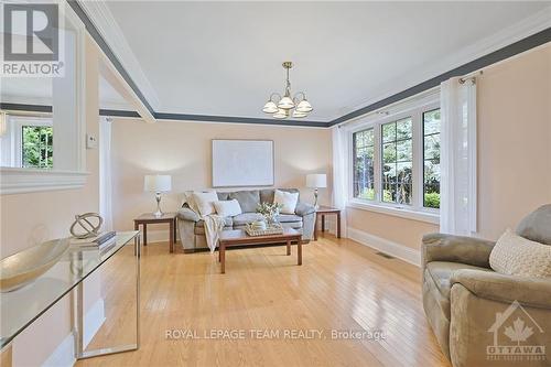 1133 Normandy Crescent, Ottawa, ON - Indoor Photo Showing Living Room