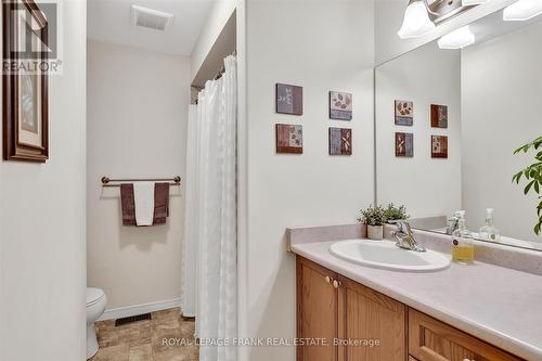 272 Louden Terrace, Peterborough (Monaghan), ON - Indoor Photo Showing Bathroom