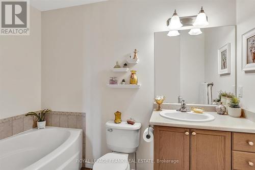 272 Louden Terrace, Peterborough (Monaghan), ON - Indoor Photo Showing Bathroom