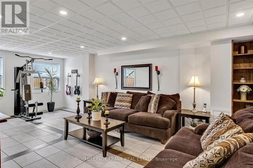 272 Louden Terrace, Peterborough (Monaghan), ON - Indoor Photo Showing Living Room