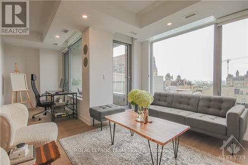 905 - 101 Queen Street, Ottawa, ON - Indoor Photo Showing Living Room