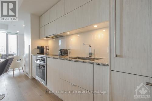 905 - 101 Queen Street, Ottawa, ON - Indoor Photo Showing Kitchen With Upgraded Kitchen