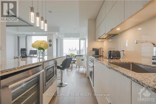 905 - 101 Queen Street, Ottawa, ON - Indoor Photo Showing Kitchen With Upgraded Kitchen