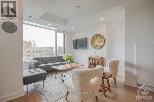 905 - 101 Queen Street, Ottawa, ON - Indoor Photo Showing Living Room