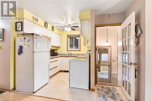 10 Amy Street, Brockville, ON - Indoor Photo Showing Kitchen