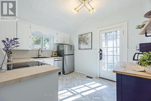 39 Woodworth Avenue, St. Thomas, ON - Indoor Photo Showing Kitchen